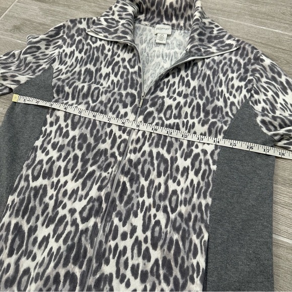 Zenergy Chico's Cheetah animal Print gray zip Sweater Cashmere Blend Sz 0 = s/4 - Picture 4 of 8